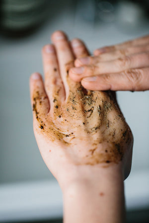Grums handaskrúbbur